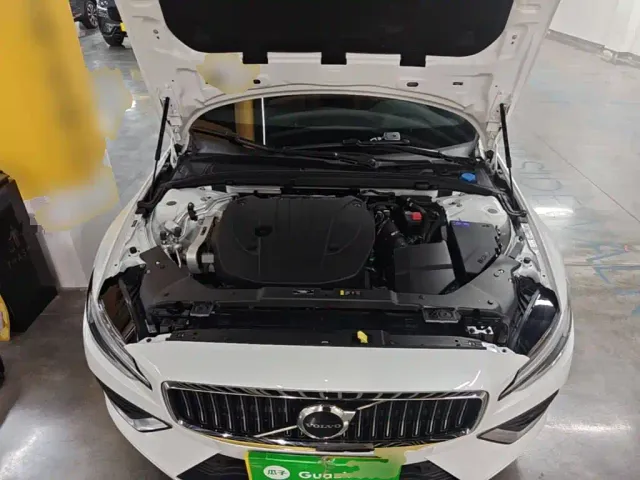 Volvo S60 — Фото автомобиля 19