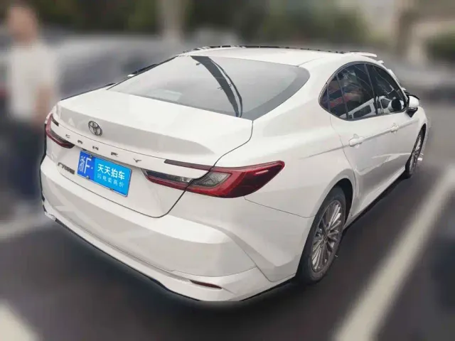 Toyota Camry — Фото автомобиля 2