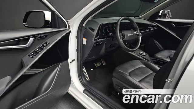 Kia Niro The All New Niro Signature — Фото автомобиля 11