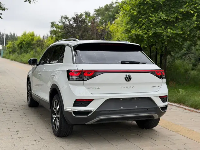 Volkswagen T-Roc — Фото автомобиля 24