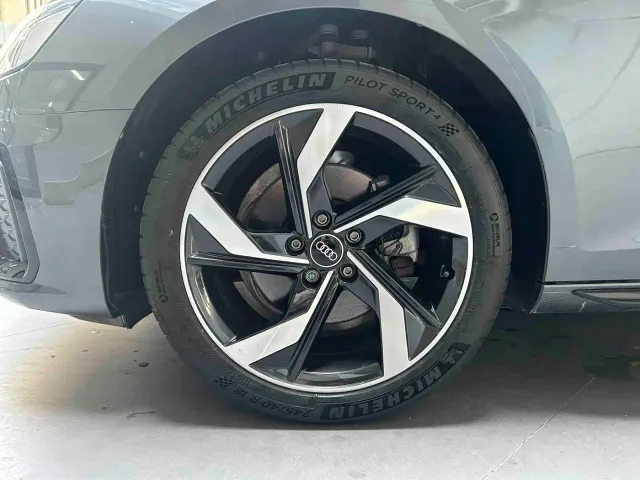 Audi A4L — Фото автомобиля 3