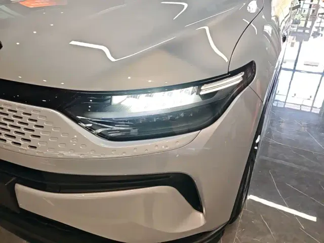 Leapmotor C11 — Фото автомобиля 23