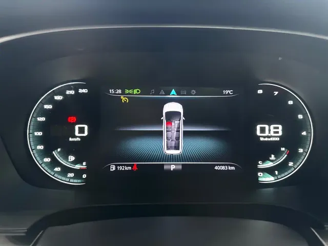 Roewe iMAX8 — Фото автомобиля 16