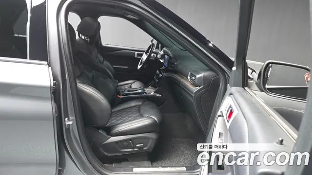 Ford Explorer Explorer 6 поколение 3.0 Platinum 4WD — Фото автомобиля 11