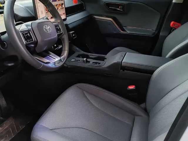Toyota RAV4 — Фото автомобиля 9
