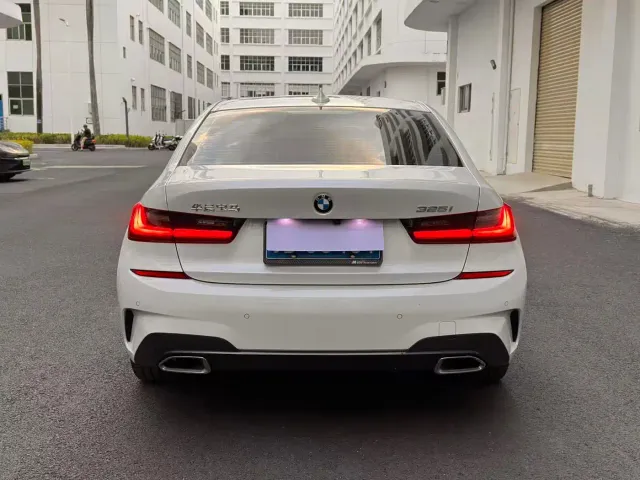 BMW 3 Series — Фото автомобиля 8