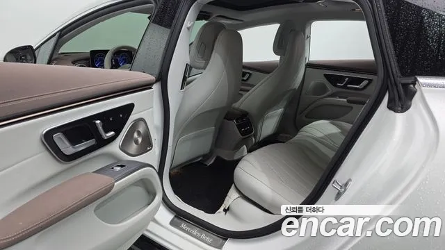 Mercedes-Benz EQS — Фото автомобиля 12