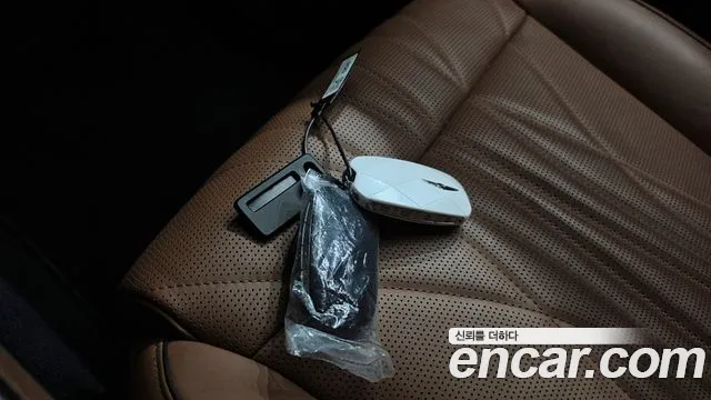 Genesis GV70 — Фото автомобиля 21