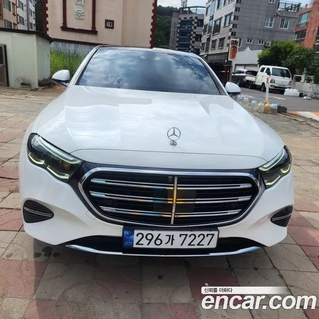Mercedes-Benz E-Class E-класс W214 E300 4MATIC Exclusive — Фото автомобиля 3