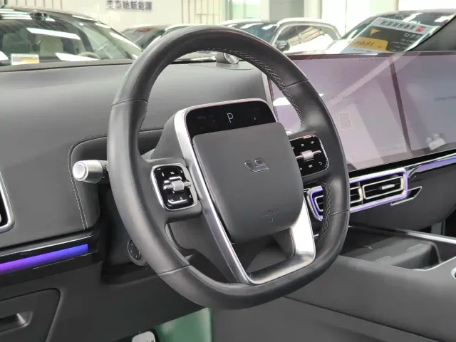 Li Auto L7 — Фото автомобиля 12