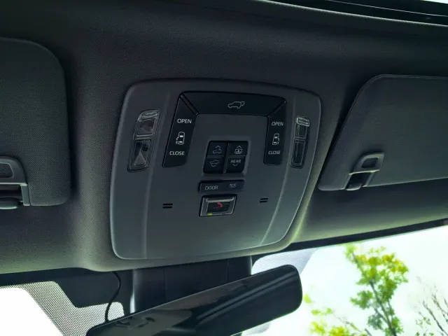 Toyota Granvia — Фото автомобиля 15