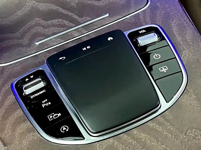 Mercedes-Benz E-Class — Фото автомобиля 11