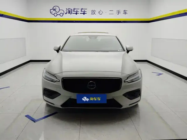 Volvo S60 — Фото автомобиля 2