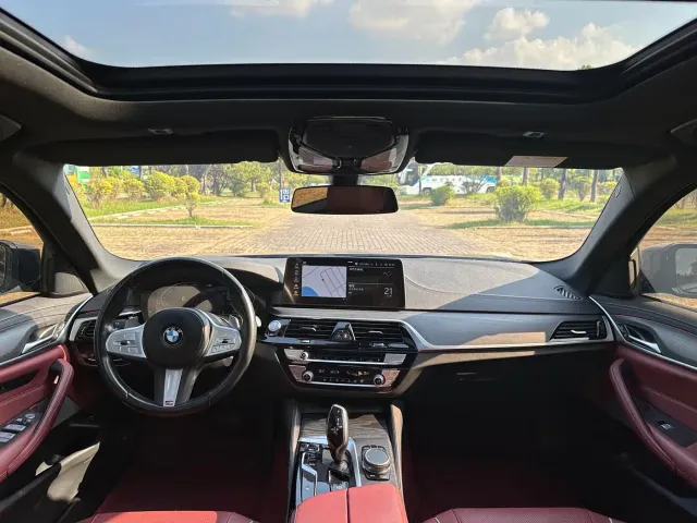 BMW 5 Series — Фото автомобиля 17