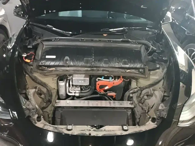 Tesla Model Y — Фото автомобиля 19
