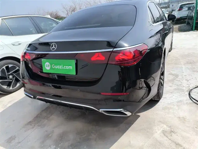 Mercedes-Benz E-Class — Фото автомобиля 5