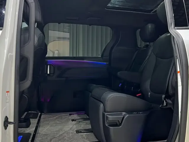 Toyota Granvia — Фото автомобиля 11