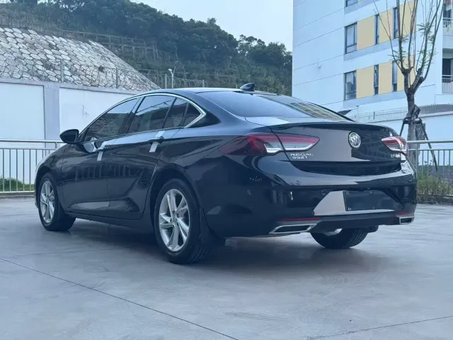 Buick Regal — Фото автомобиля 4