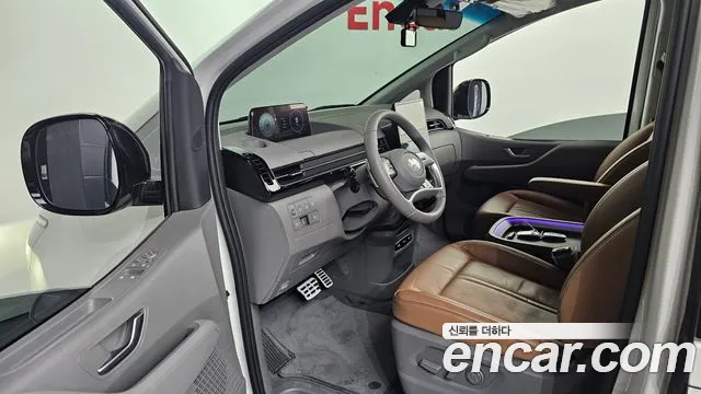 Hyundai Staria Staria 4WD Lounge 7 мест — Фото автомобиля 10