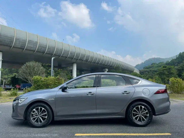 BYD Qin PLUS — Фото автомобиля 7