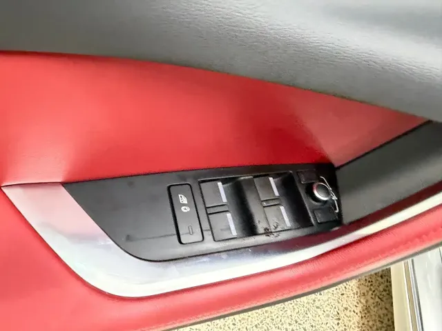 Jaguar XEL — Фото автомобиля 12