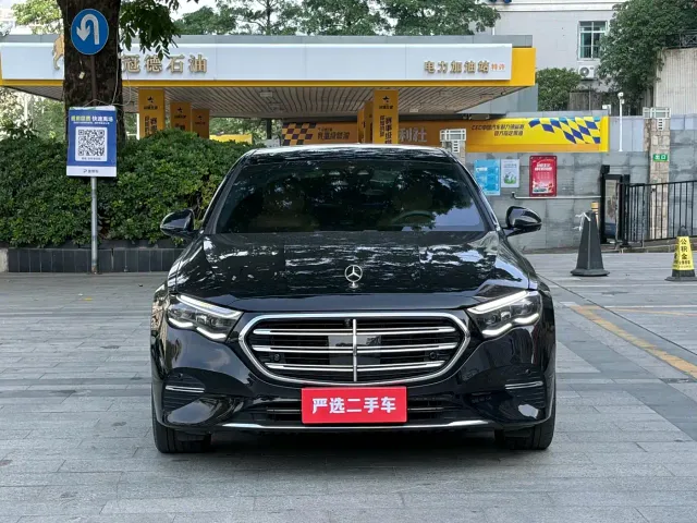 Mercedes-Benz E-Class — Фото автомобиля 2