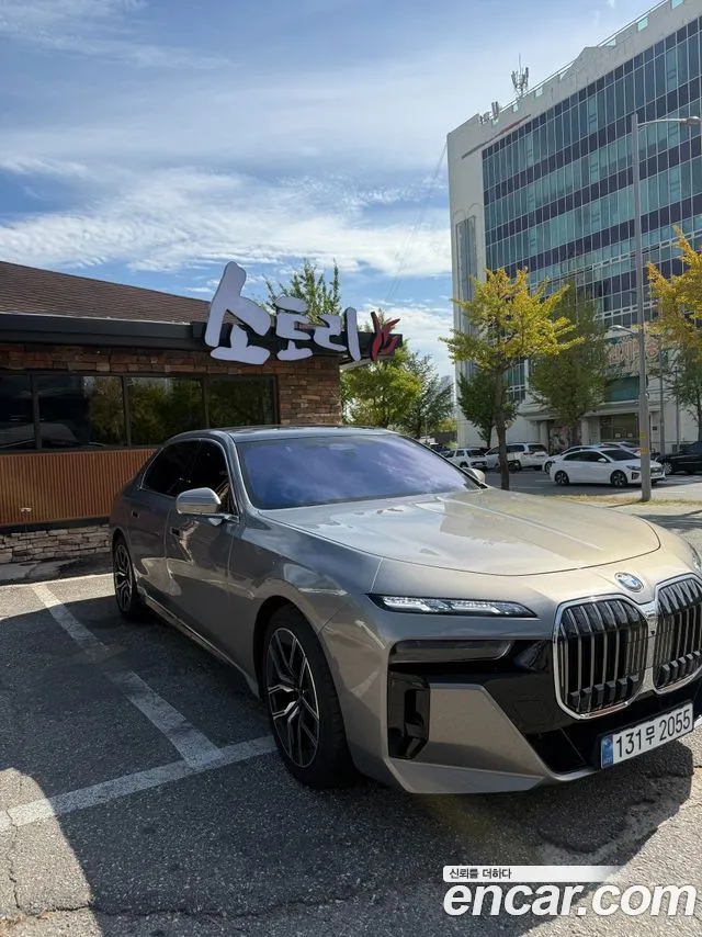 BMW 7 Series — Фото автомобиля 2