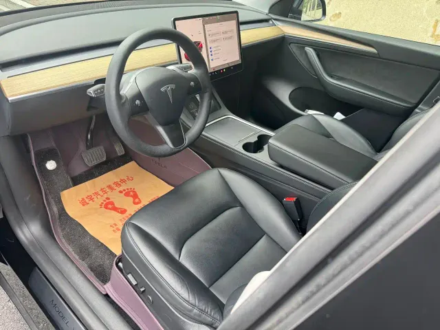 Tesla Model Y — Фото автомобиля 4