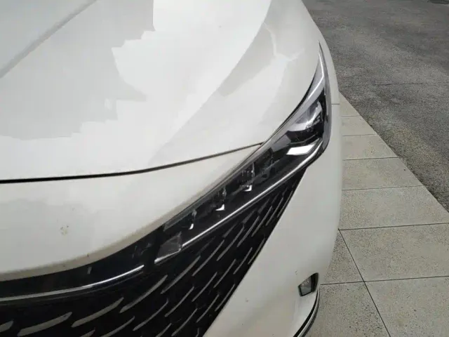 Roewe RX5 — Фото автомобиля 5