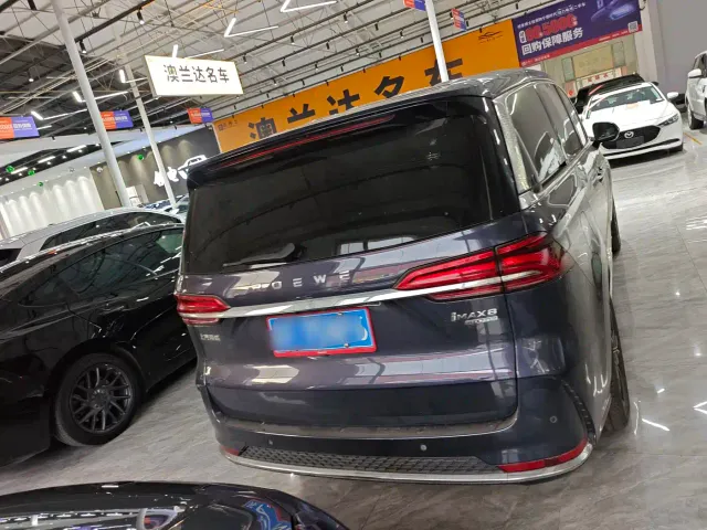 Roewe iMAX8 — Фото автомобиля 6