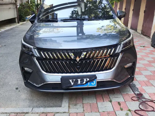 Wuling Jiachen — Фото автомобиля 2