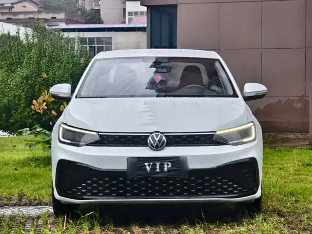Volkswagen Lavida — Фото автомобиля 5