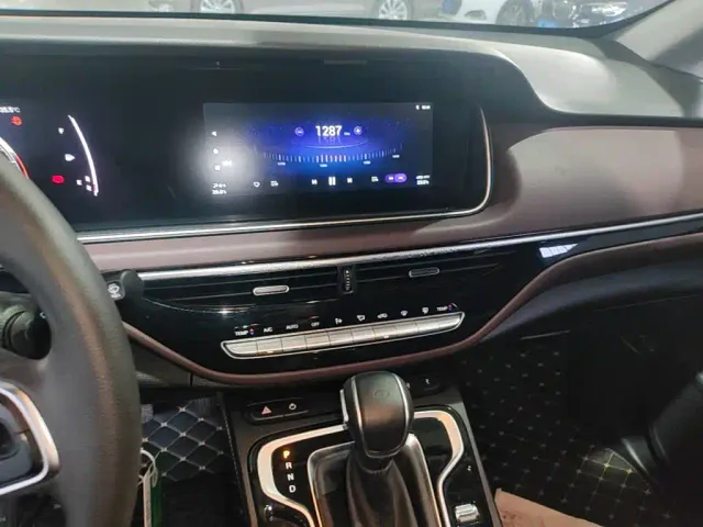 GAC Trumpchi M6 — Фото автомобиля 8