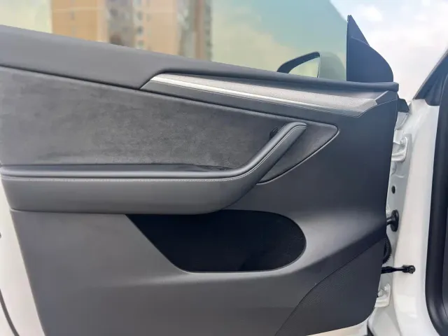 Tesla Model Y — Фото автомобиля 7