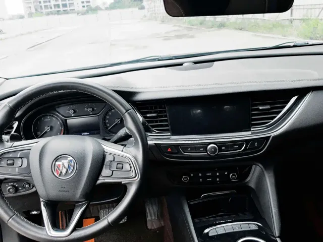 Buick Regal — Фото автомобиля 7