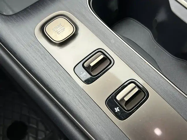 Xiaomi SU7 — Фото автомобиля 19