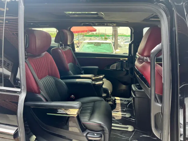 GAC Trumpchi Trumpchi M8 2023 Model Master Series Hybrid Ultimate Edition — Фото автомобиля 10