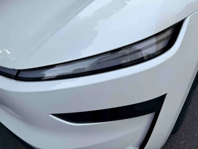 Tesla Model Y — Фото автомобиля 3