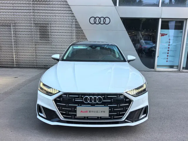 Audi A7L — Фото автомобиля 2