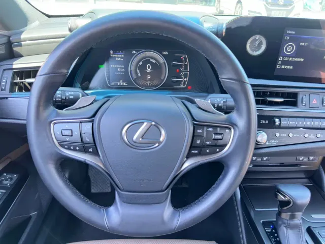 Lexus ES — Фото автомобиля 12