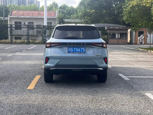 Wuling Asta — Фото автомобиля 5