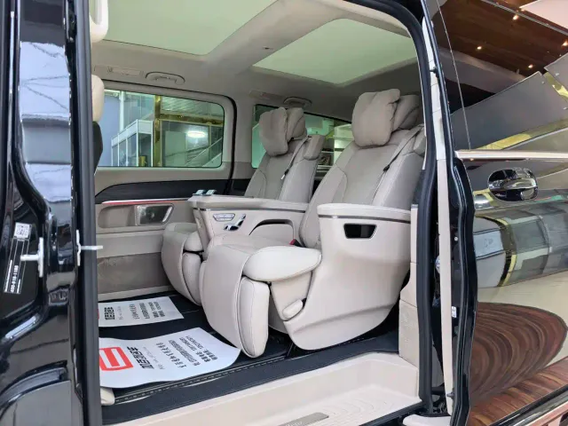 Mercedes-Benz V-Class — Фото автомобиля 14