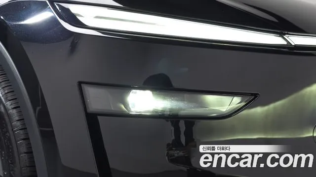 Tesla Model Y — Фото автомобиля 21