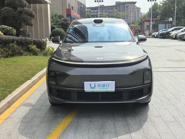Li Auto L9 — Фото автомобиля 2