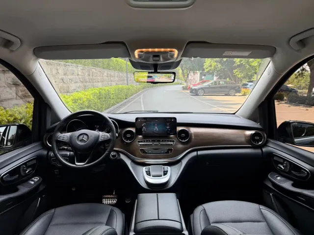 Mercedes-Benz V-Class — Фото автомобиля 9