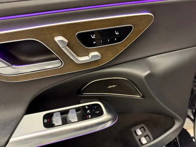Mercedes-Benz E-Class — Фото автомобиля 16