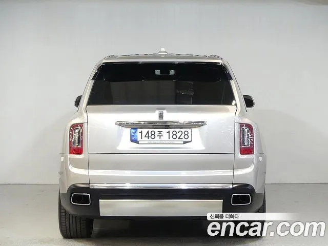 Rolls-Royce Cullinan — Фото автомобиля 3