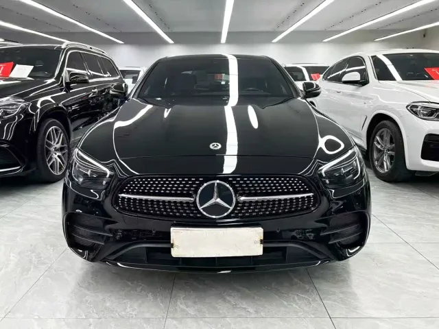 Mercedes-Benz E-Class — Фото автомобиля 2