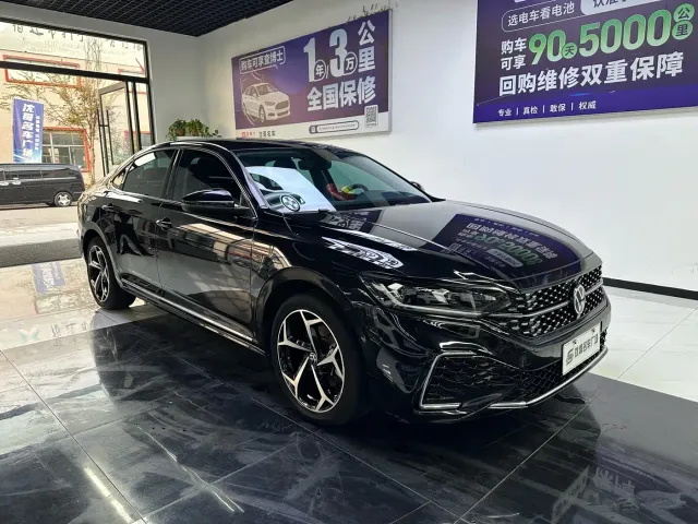 Volkswagen Passat — Фото автомобиля 3