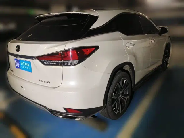 Lexus RX — Фото автомобиля 2